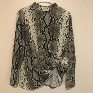 Animal skin/print long sleeve top